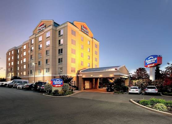 Fairfield Inn & Suites Woodbridge 1