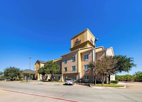 Comfort Inn & Suites Near Lake Lewisville 1