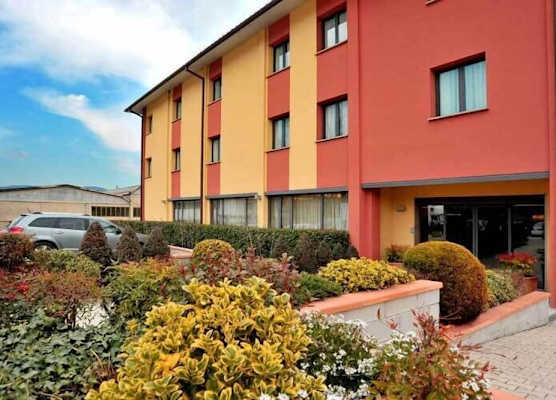 Inn Hotel 1