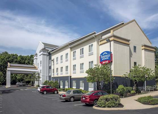 Fairfield Inn & Suites by Marriott State College 1