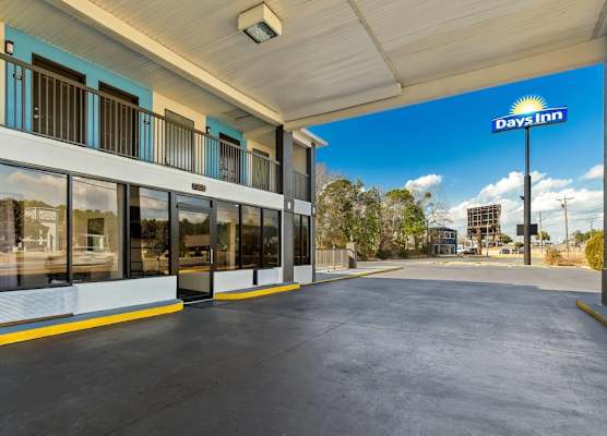 Days Inn by Wyndham Ocean Springs 1