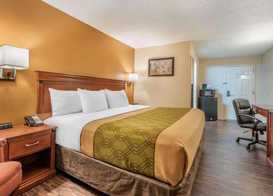 Econo Lodge Louisville Downtown 1