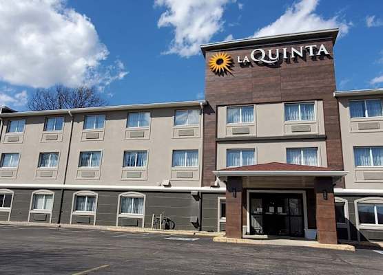 La Quinta Inn by Wyndham Indianapolis North 1