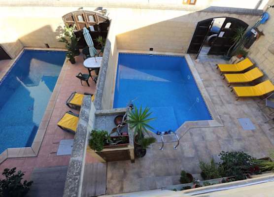 Grotto's Paradise B&B 1