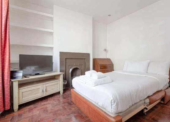 Modern 2 Bedroom flat in Central London 1
