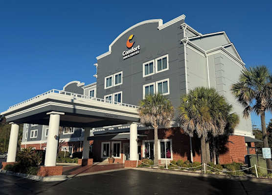 Comfort Inn & Suites North Charleston - Northwoods 1