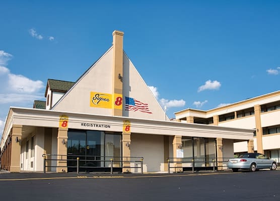 Super 8 Alexandria by Wyndham 1