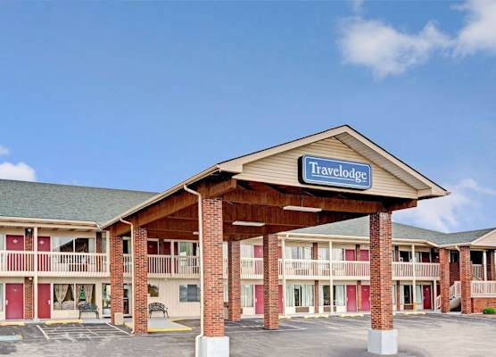 Travelodge by Wyndham Sellersburg 1