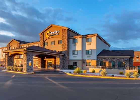 Comfort Inn & Suites Page at Lake Powell 1