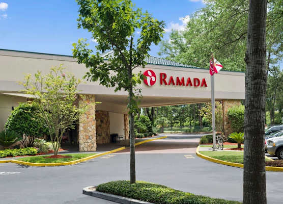 Ramada by Wyndham Jacksonville Hotel & Conference Center 1