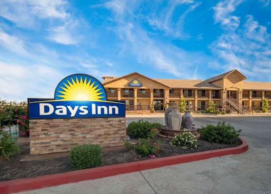 Days Inn by Wyndham Galt - Elk Grove South 1