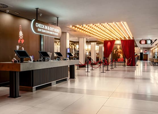 Radisson RED London Heathrow 1