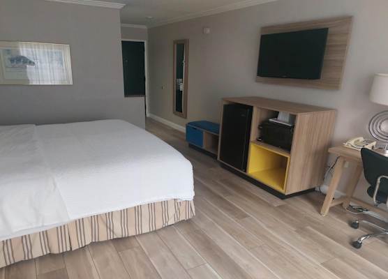 Days Inn & Suites by Wyndham Mountain View 1