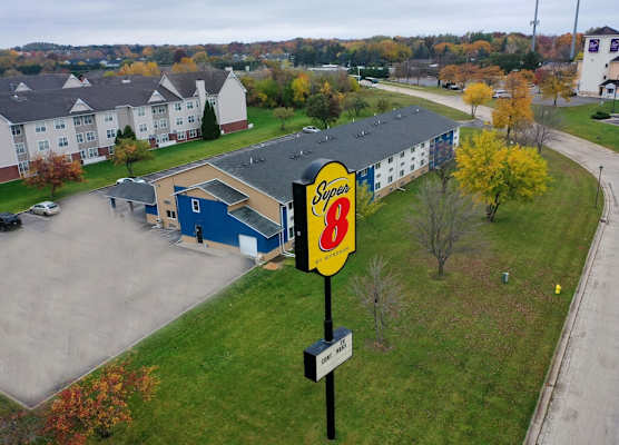 Super 8 by Wyndham Rockford I-90 Casino District 1