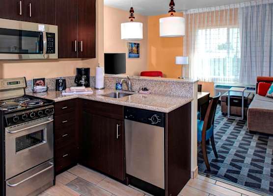 TownePlace Suites by Marriott Bakersfield West 1