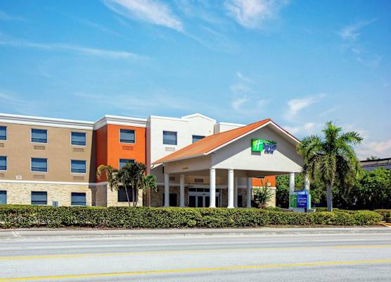 Holiday Inn Express & Suites LANTANA by IHG 1