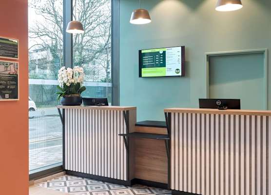 B&B HOTEL Versailles Rocquencourt 1