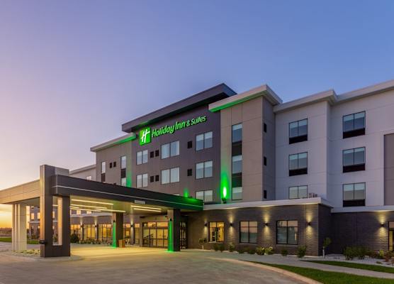 Holiday Inn & Suites CEDAR FALLS-WATERLOO EVENT CTR by IHG 1