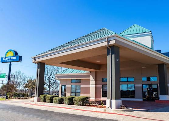 Days Inn by Wyndham N.W. Medical Center 1