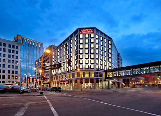 Hampton Inn & Suites - Minneapolis/Downtown 1