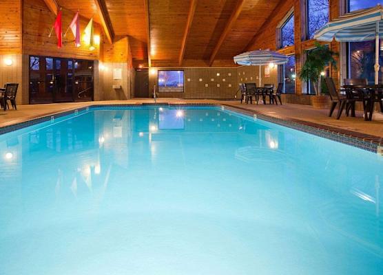 AmericInn by Wyndham Manitowoc 1