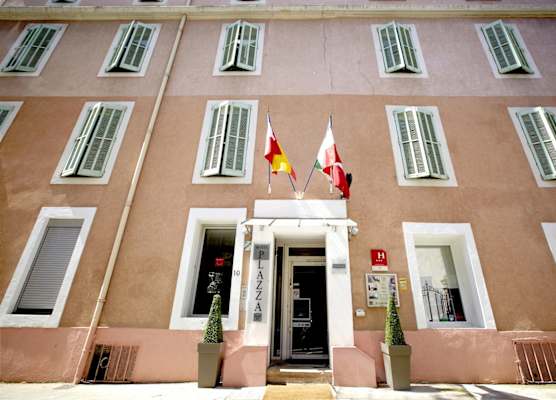 Plazza Hotel 1