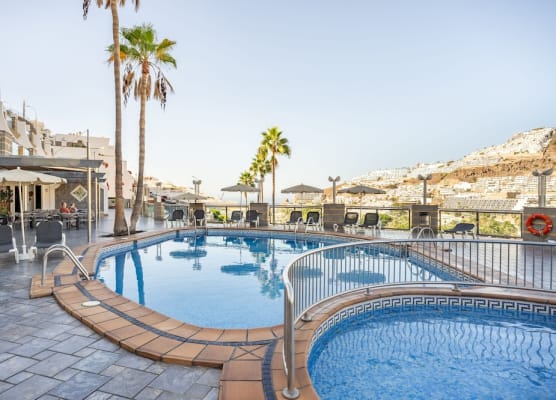 Apartamentos Cabau Cala Nova 1
