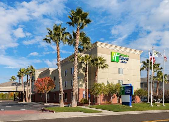 Holiday Inn Express & Suites VACAVILLE by IHG 1