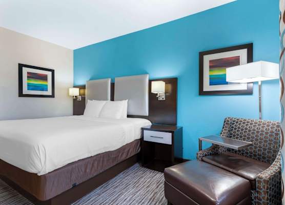 Best Western Plus Pleasanton Hotel 1