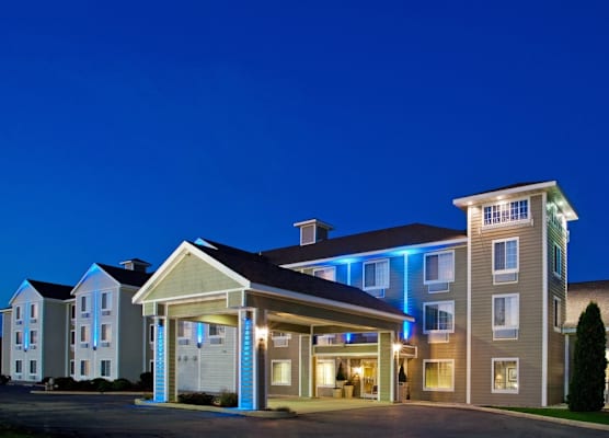 Holiday Inn Express & Suites NEW BUFFALO, MI by IHG 1