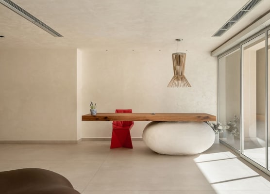 Icarus Hotel 1
