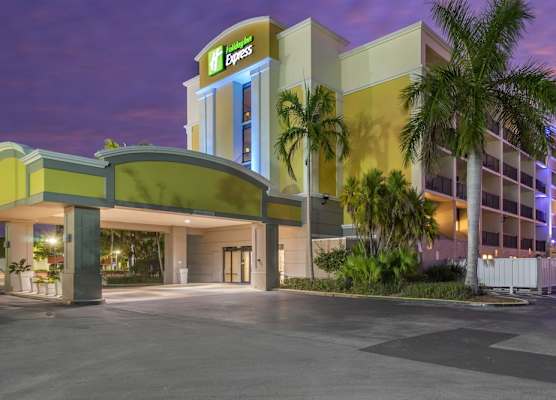 Holiday Inn Express CAPE CORAL-FORT MYERS AREA by IHG 1