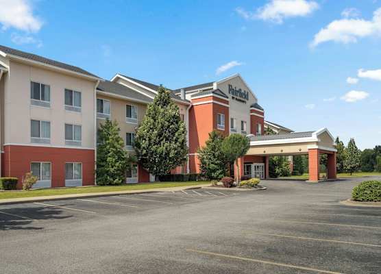Fairfield Inn and Suites by Marriott Marion 1