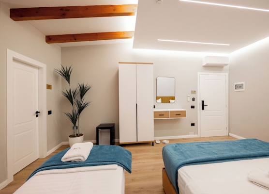 Golemi Lux 1