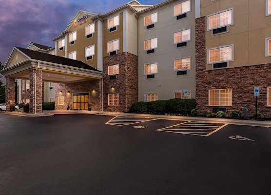 Comfort Suites Grayslake near Libertyville North 1