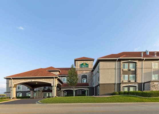 La Quinta by Wyndham Olathe 1