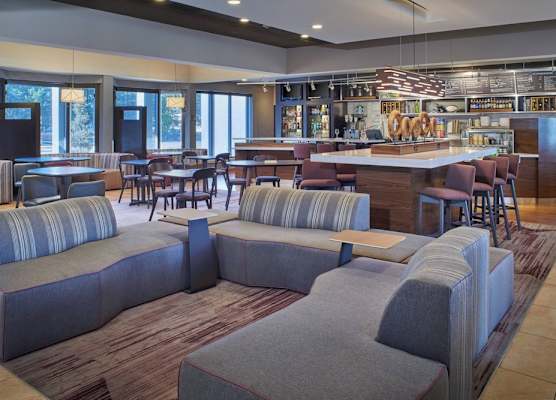 Courtyard by Marriott Detroit Warren 1