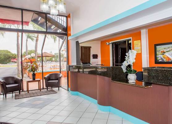 Howard Johnson by Wyndham Clearwater - Dunedin 1