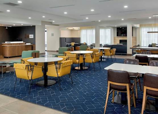 Courtyard by Marriott New Haven Orange 1