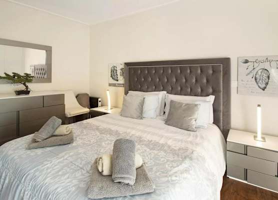 1 Bed Apartment Sleeps 4 with Pool 1