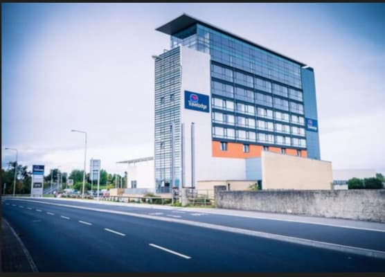 Travelodge Limerick Castletroy 1