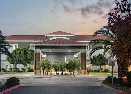 La Quinta by Wyndham Visalia/Sequoia Gateway 1