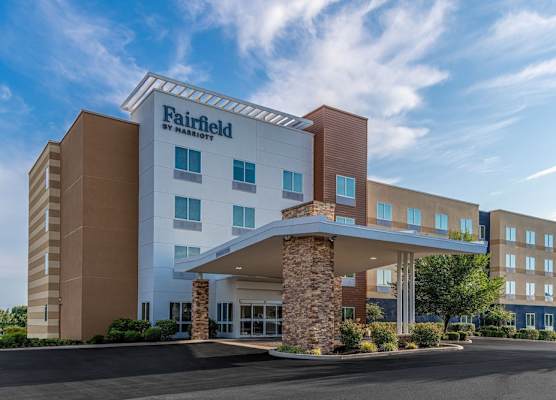 Fairfield Inn & Suites by Marriott Martinsburg 1
