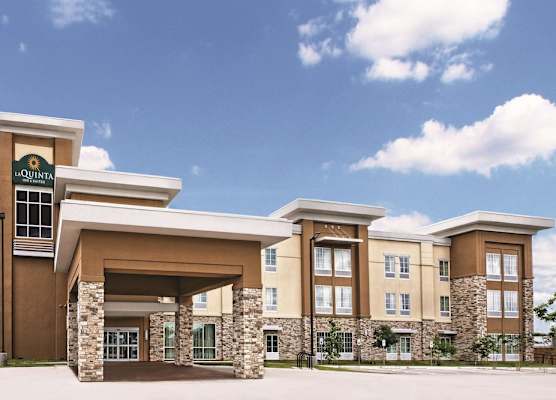 La Quinta by Wyndham San Antonio by Frost Bank Center 1