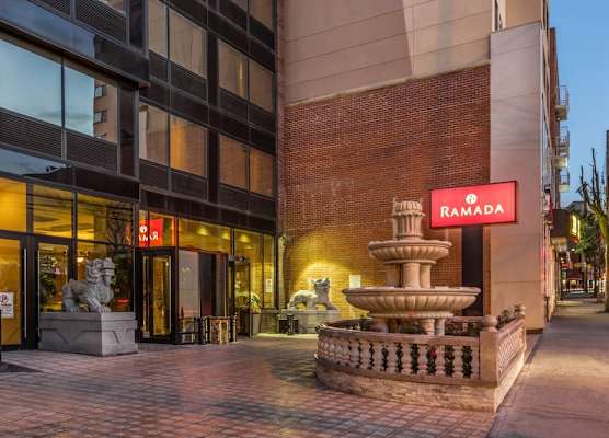 Ramada by Wyndham Flushing Queens 1