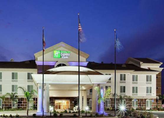 Holiday Inn Express & Suites DINUBA WEST by IHG 1