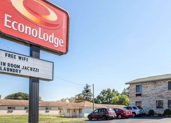 Econo Lodge Elkhart North 1