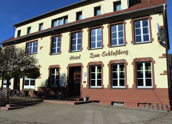 Hotel Restaurant zum Schlossberg 1