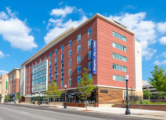 Hampton Inn & Suites Fort Wayne Downtown 1