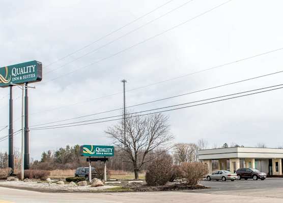 Quality Inn & Suites Fairview - Erie 1